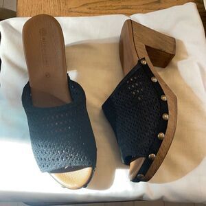 ERIC MICHAEL BLACK SUEDE MESH STUDDED  MULES. NEW